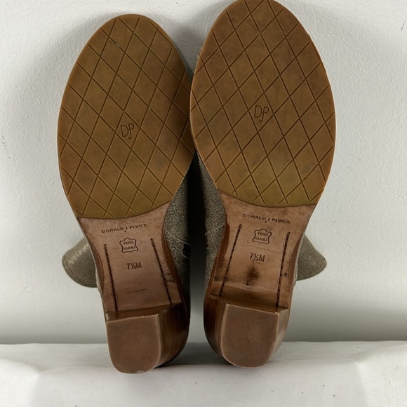 Donald J Pliner Leather Gold and Silvery Peep Toe Shoes - Picture 7 of 10